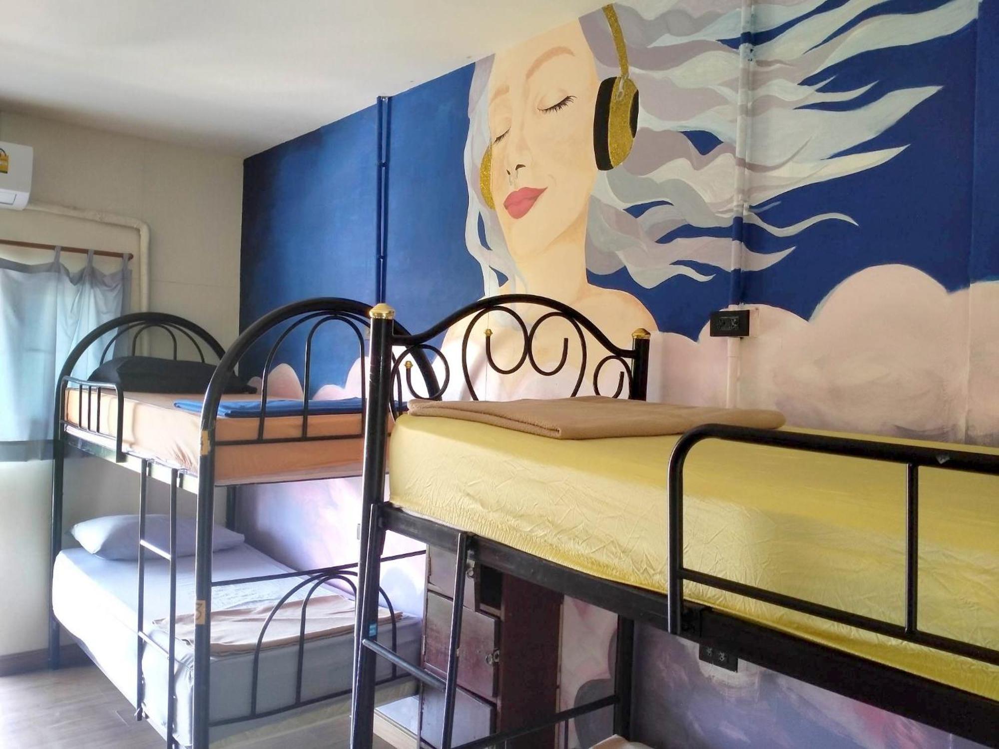 Wet! A Pool Party Hostel By Wild & Wandering Haad Rin Eksteriør bilde